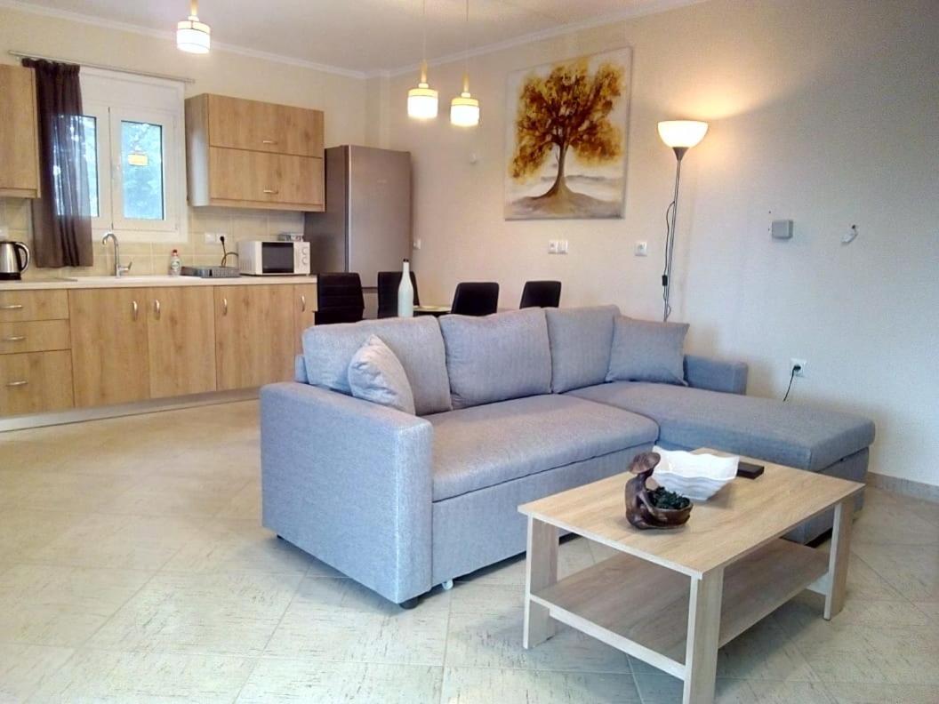 Aliveri Flat With Sea View ภายนอก รูปภาพ