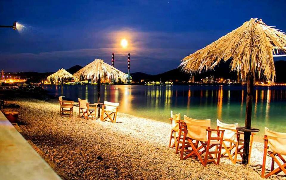 Aliveri Flat With Sea View ภายนอก รูปภาพ